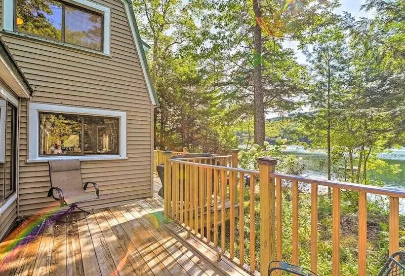 Dreamy Bucksport Hideaway On Freshwater Pond!
