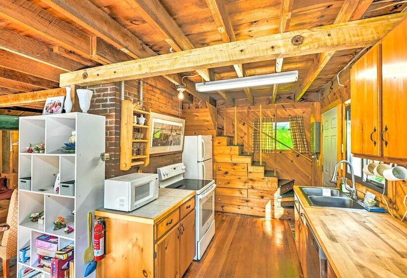 Dreamy Bucksport Hideaway On Freshwater Pond!