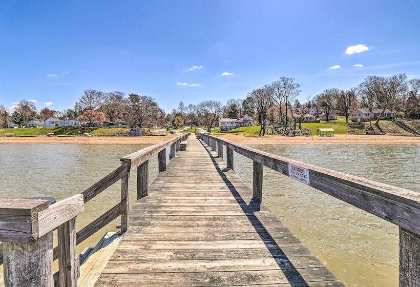 Family Friendly Cottage, Walk To The Beach!