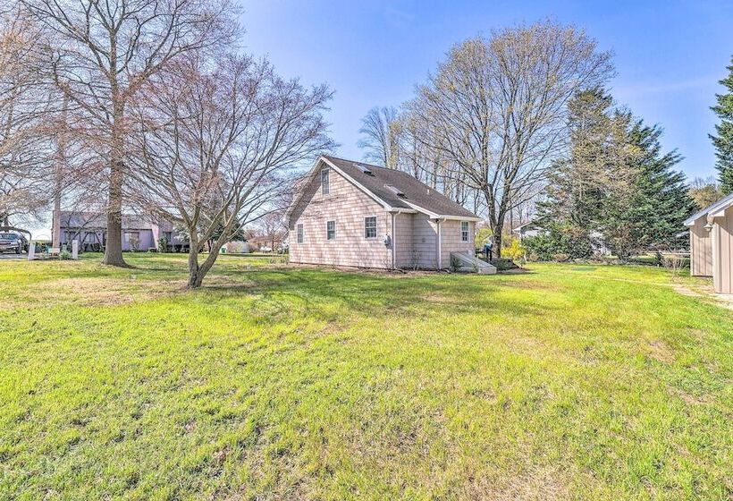 Family Friendly Cottage, Walk To The Beach!