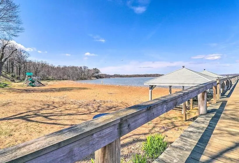 Family Friendly Cottage, Walk To The Beach!