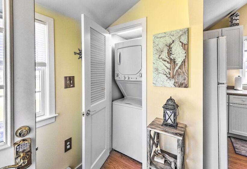 Family Friendly Cottage, Walk To The Beach!