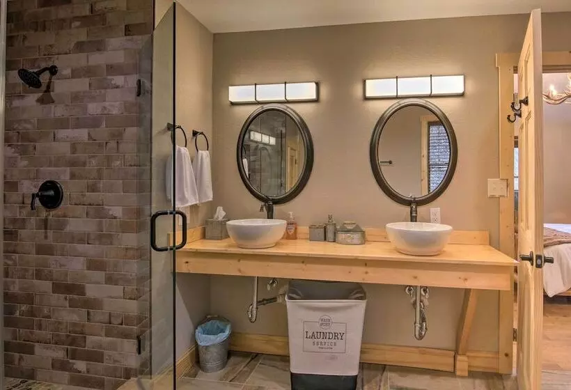 Marshall Home W/ Mountain View, 5 Mi To Downtown!