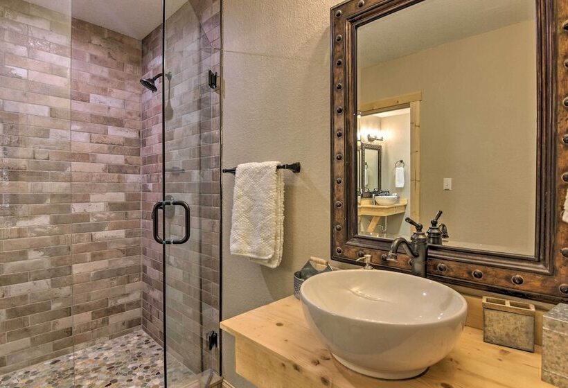 Marshall Home W/ Mountain View, 5 Mi To Downtown!