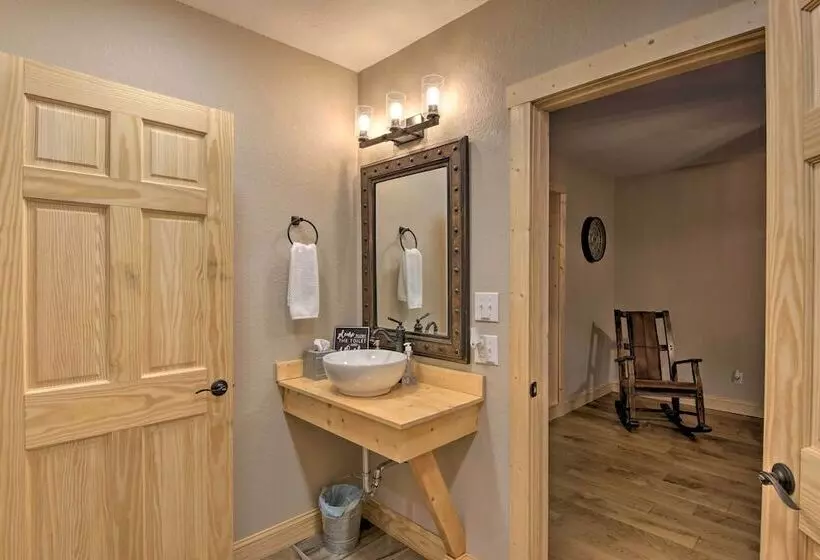 Marshall Home W/ Mountain View, 5 Mi To Downtown!