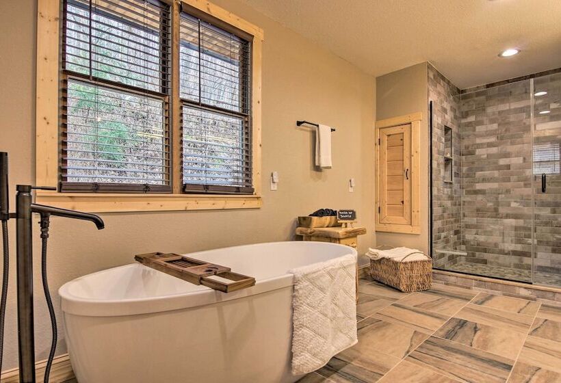 Marshall Home W/ Mountain View, 5 Mi To Downtown!