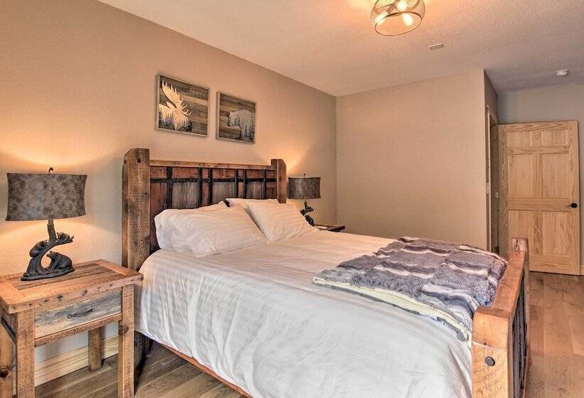 Marshall Home W/ Mountain View, 5 Mi To Downtown!