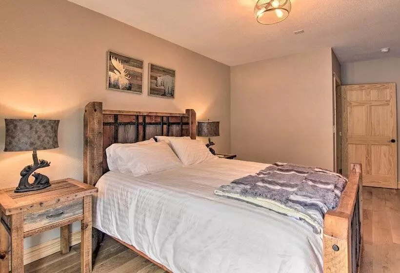 Marshall Home W/ Mountain View, 5 Mi To Downtown!