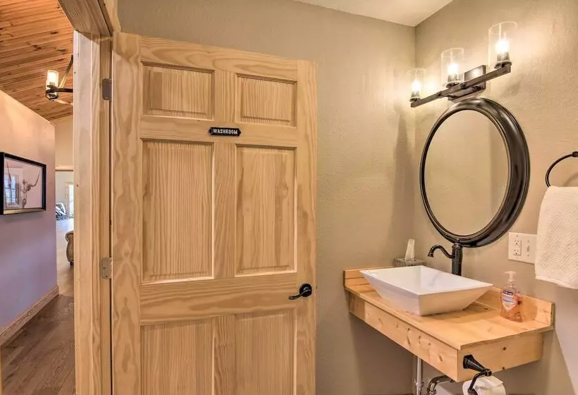 Marshall Home W/ Mountain View, 5 Mi To Downtown!