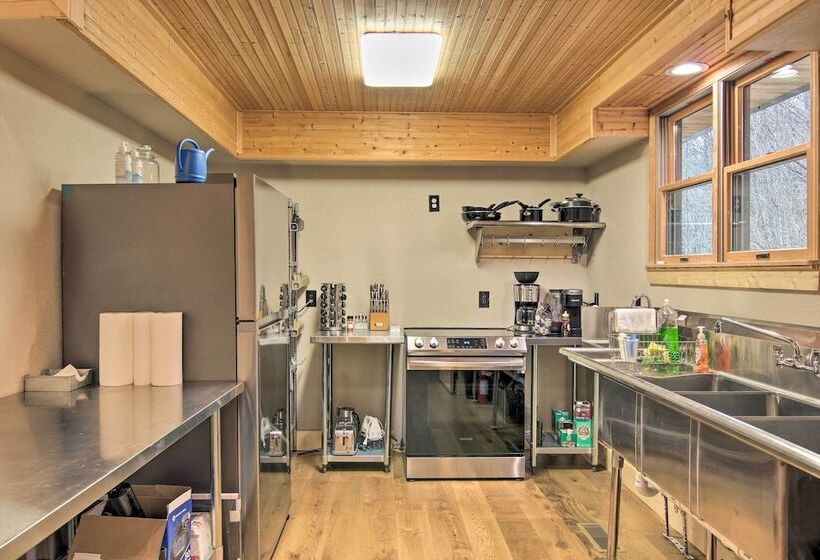 Marshall Home W/ Mountain View, 5 Mi To Downtown!