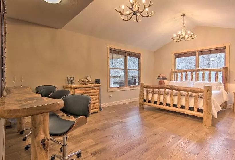 Marshall Home W/ Mountain View, 5 Mi To Downtown!