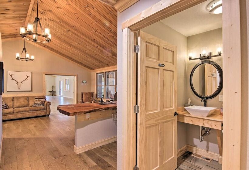 Marshall Home W/ Mountain View, 5 Mi To Downtown!