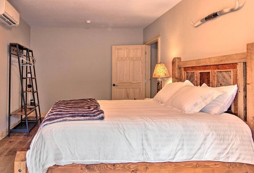 Marshall Home W/ Mountain View, 5 Mi To Downtown!