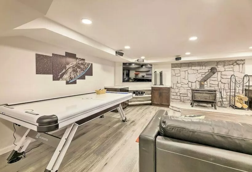 Family Friendly Brookville Home W/ Hot Tub!