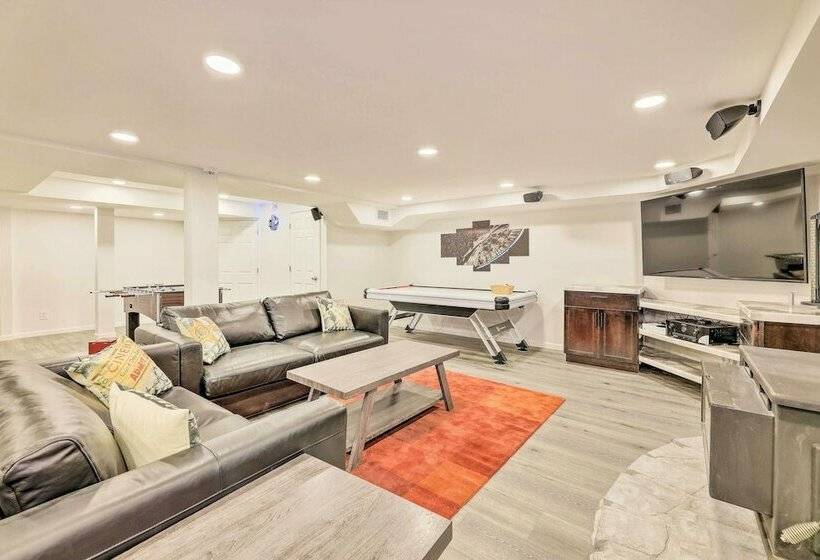 Family Friendly Brookville Home W/ Hot Tub!