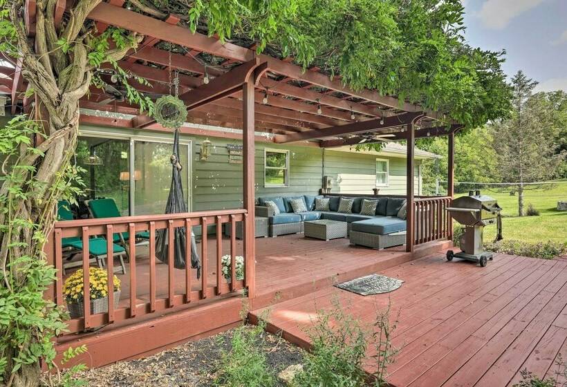 Family Friendly Brookville Home W/ Hot Tub!