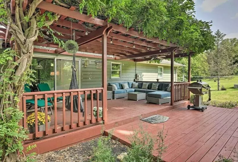 Family Friendly Brookville Home W/ Hot Tub!