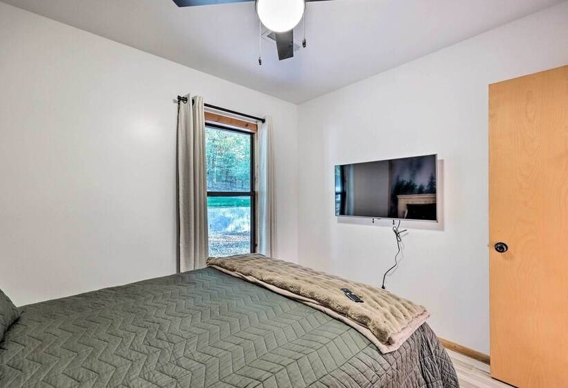 Foxtail Cabin Retreat: Steps To Beaver Lake!