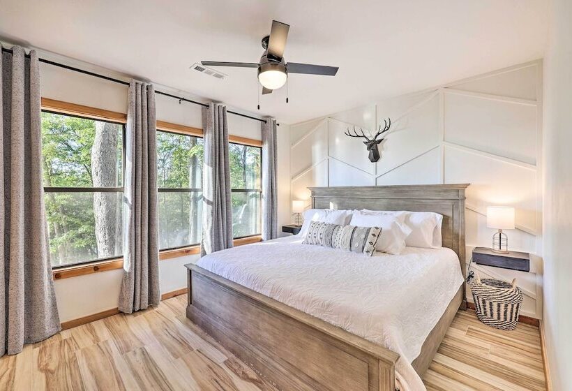 Foxtail Cabin Retreat: Steps To Beaver Lake!