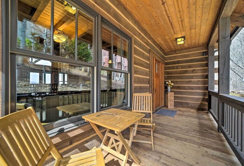 Franklin Cabin W/ Hot Tub + Pool Table!