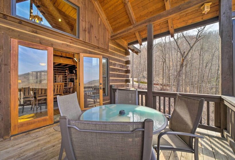 Franklin Cabin W/ Hot Tub + Pool Table!