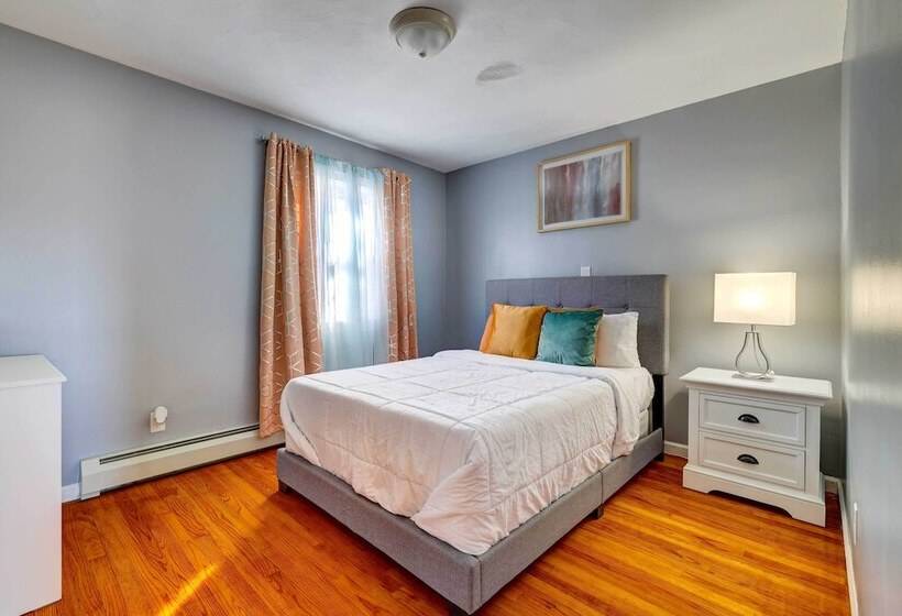 4 Mi To Gouldsboro State Park: Poconos Getaway