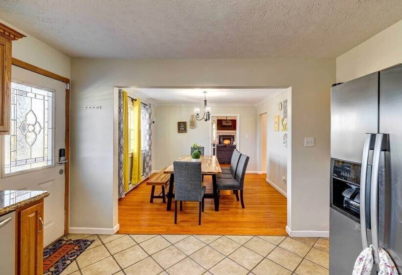 4 Mi To Gouldsboro State Park: Poconos Getaway