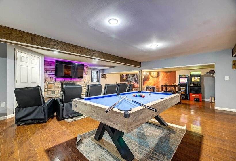 4 Mi To Gouldsboro State Park: Poconos Getaway