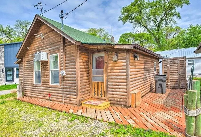 Historic Cabin Retreat: Steps To Okoboji Lake