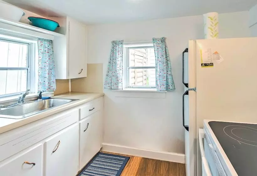 Historic Cabin Retreat: Steps To Okoboji Lake