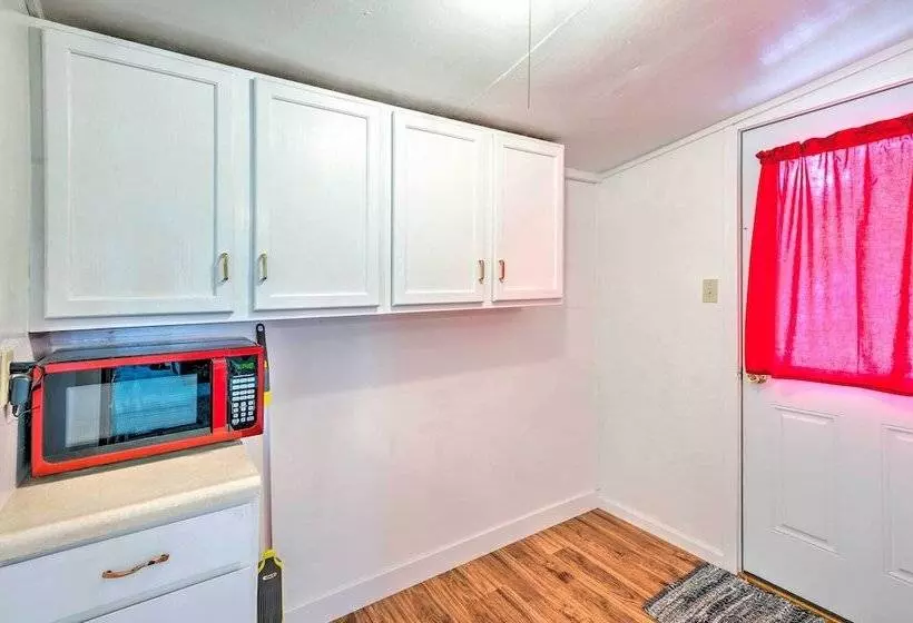 Historic Cabin Retreat: Steps To Okoboji Lake