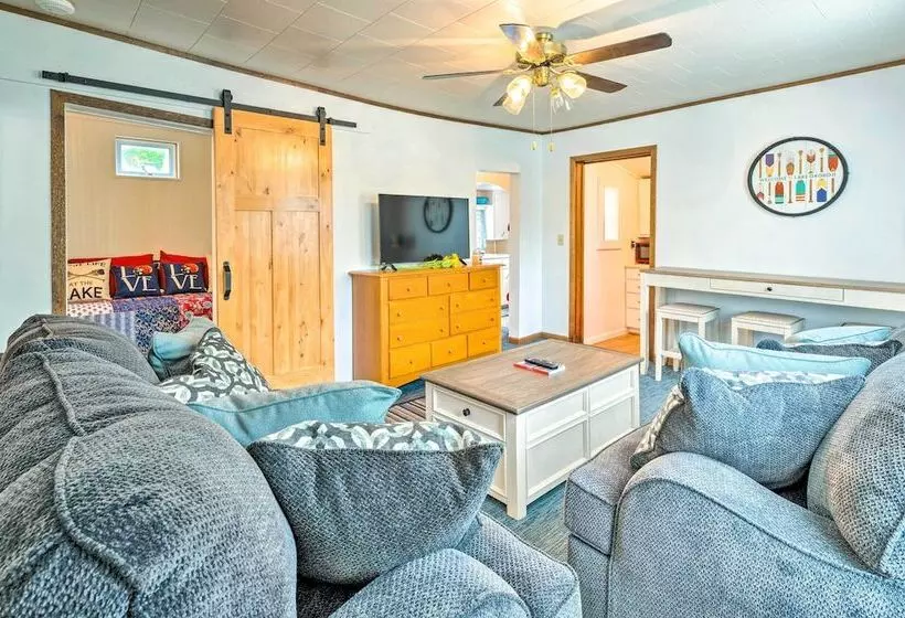 Historic Cabin Retreat: Steps To Okoboji Lake