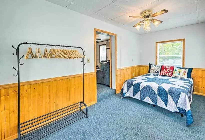 Historic Cabin Retreat: Steps To Okoboji Lake