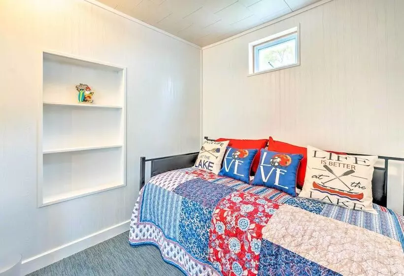 Historic Cabin Retreat: Steps To Okoboji Lake