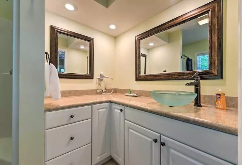 Lake Norman Retreat W/ Dock ~ 1 Mi To Marina!