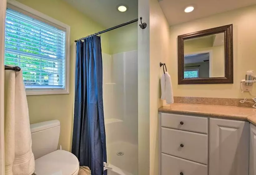 Lake Norman Retreat W/ Dock ~ 1 Mi To Marina!