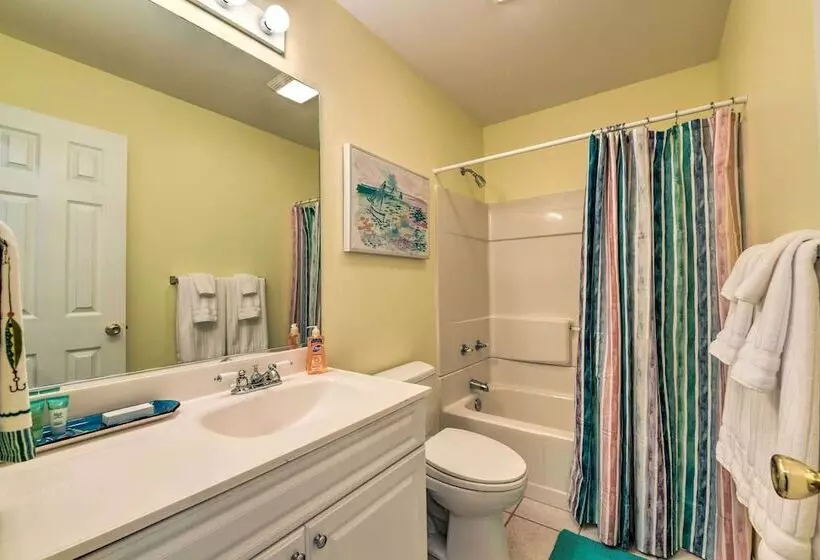 Lake Norman Retreat W/ Dock ~ 1 Mi To Marina!