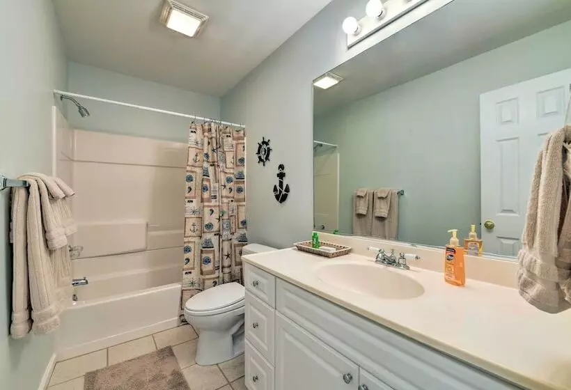 Lake Norman Retreat W/ Dock ~ 1 Mi To Marina!