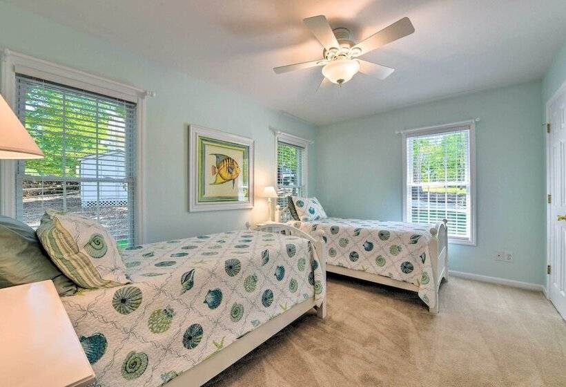 Lake Norman Retreat W/ Dock ~ 1 Mi To Marina!