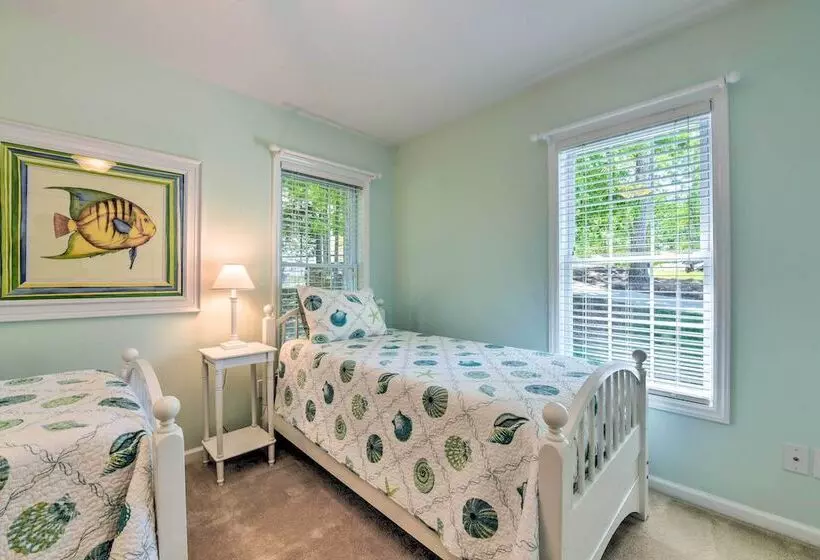 Lake Norman Retreat W/ Dock ~ 1 Mi To Marina!