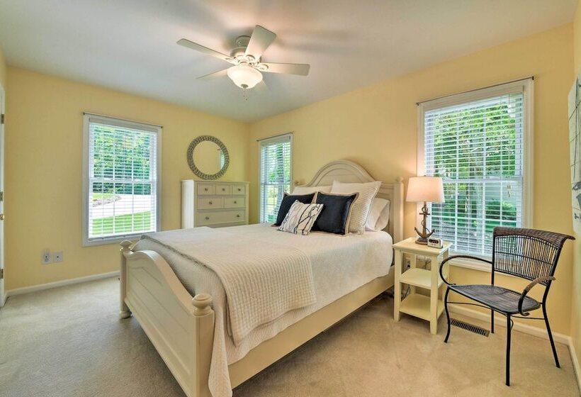 Lake Norman Retreat W/ Dock ~ 1 Mi To Marina!