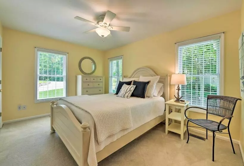 Lake Norman Retreat W/ Dock ~ 1 Mi To Marina!