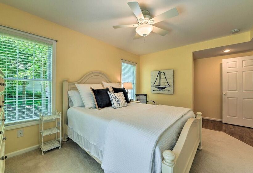 Lake Norman Retreat W/ Dock ~ 1 Mi To Marina!