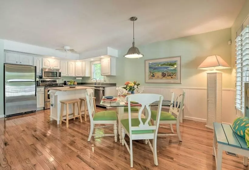 Lake Norman Retreat W/ Dock ~ 1 Mi To Marina!