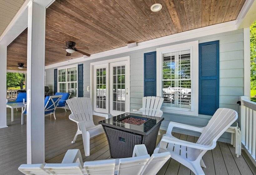 Lake Norman Retreat W/ Dock ~ 1 Mi To Marina!