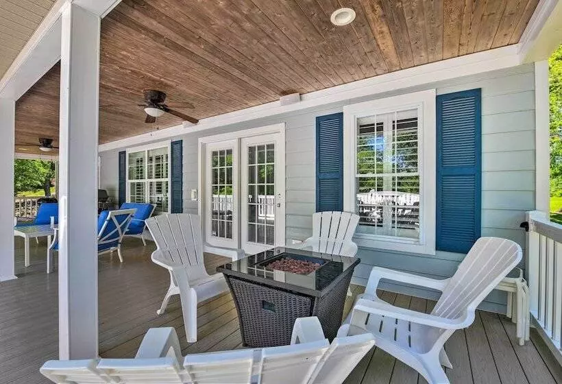 Lake Norman Retreat W/ Dock ~ 1 Mi To Marina!