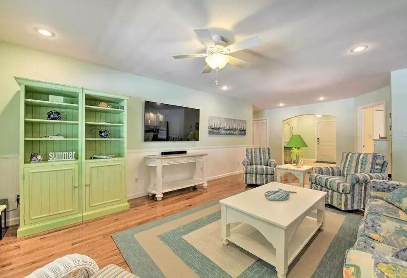 Lake Norman Retreat W/ Dock ~ 1 Mi To Marina!