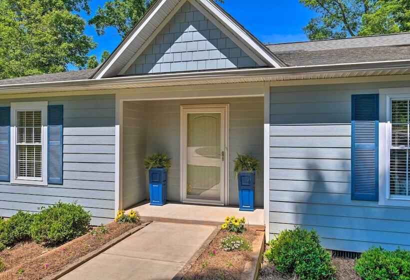 Lake Norman Retreat W/ Dock ~ 1 Mi To Marina!