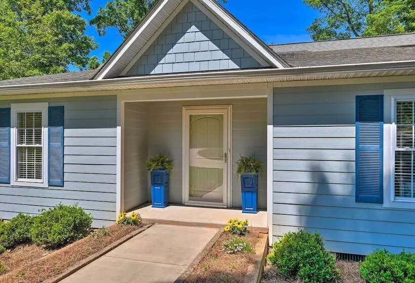 Lake Norman Retreat W/ Dock ~ 1 Mi To Marina!