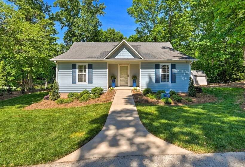 Lake Norman Retreat W/ Dock ~ 1 Mi To Marina!